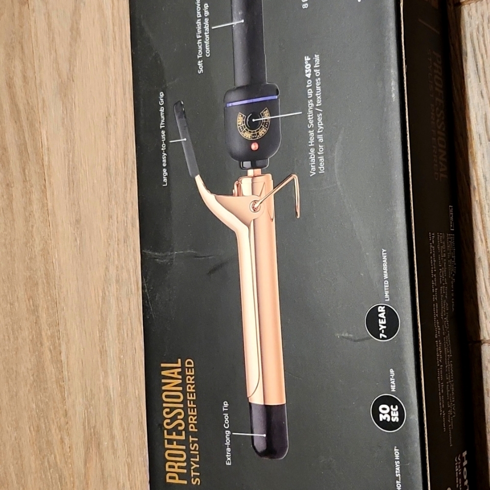 Hot Tools Pro 24K Gold Curling Iron | Long Lasting, Defined Curls (1 in)